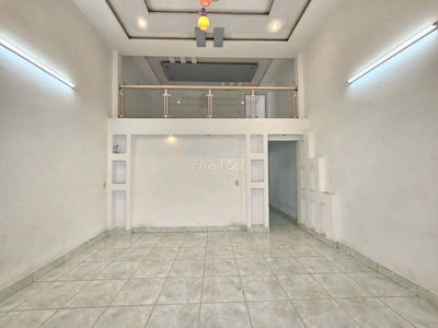 NHÀ GẦN BÊN HÔNG SIÊU THỊ GO , VỊ TRÍ TRUNG TÂM GIÁ RẺ