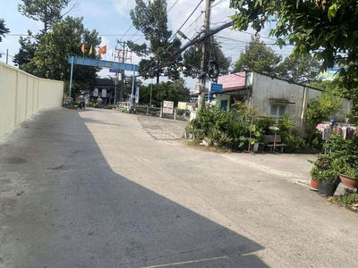 Bán nhà 3 tầng 228m2 2 MT Nguyễn Văn Hoài TP Biên Hòa có 5 tỷ 999tr