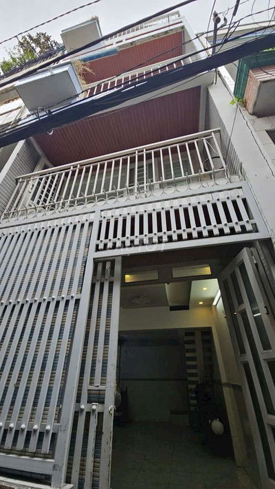 Hưng Phú bán nhà 4tầng sân thượng sát đường lớn 20m