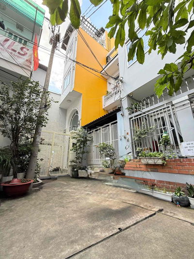 💥SIÊU PHẨM VILLA Ở NGAY Q1- NHỈNH 9️⃣ TỶ