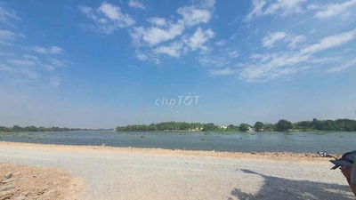 Đất Lớn Mặt Tiền Sông Sài Gòn cần bán