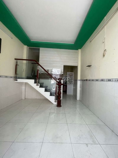 + Diện tích 24.2m2 + Căn nhà có vị trí ngay đường Bà Hom.