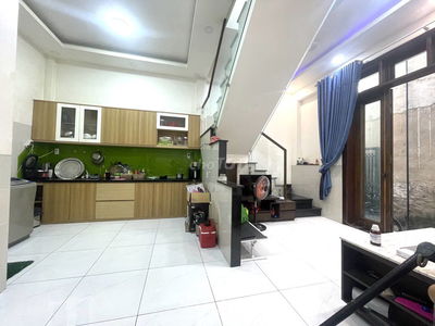 NHÀ ĐẸP Ở NGAY -4.8X10M - FULL NỘI THẤT - TRƯỜNG CHINH - SÁT HXH