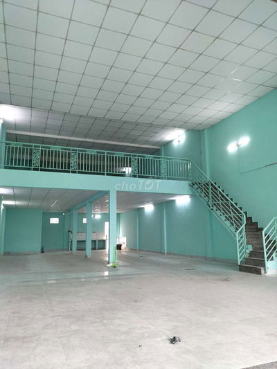 Xưởng 380m2 SD - Nền Gạch - Nguyễn Thị Tú.