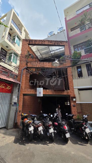 NGANG 5M - 2 MẶT TIỀN ĐƯỜNG - SỐ 194A HAI BÀ TRƯNG, QUẬN 3.!!