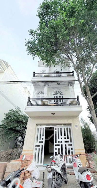 Nhà mới 2 lầu 4pn KDC Hồng Loan