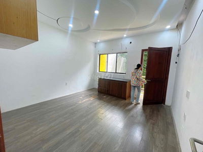 Chính chủ cho thuê khu vip Tân Sơn Nhì 4x16m, 2 lầu 4pn giá rẻ