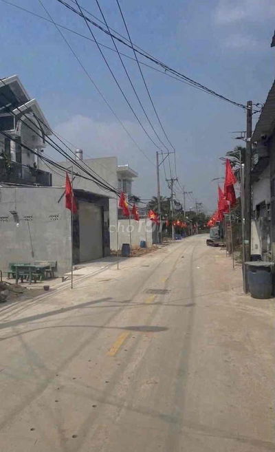 Chính chủ gửi bán lô đất đẹp 5,8x25m . thổ cư hết . làm nhà -dãy trọ..