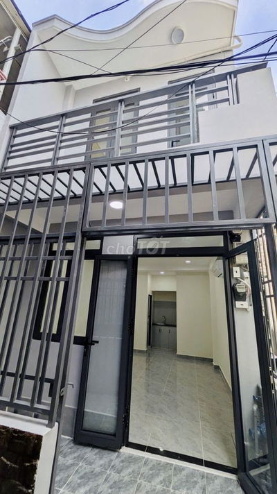 Bán nhà lô góc Nguyễn Thượng Hiền PN, MT rộng, có ban công, nhỉnh 6 tỷ