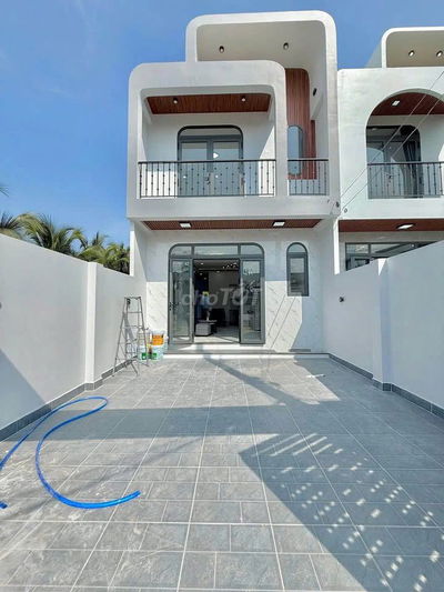 CHỦ NGỘP CẦN BÁN GẤP NHÀ LẦU MỚI XÂY TÂM HUYẾT SỔ RIÊNG CHỈ 500 TRIỆU