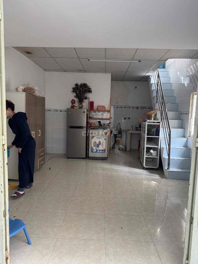 cho thuê nhà khu dân cư đông đúc, chính chủ có 1 máy lạnh, nhà hẻm nho