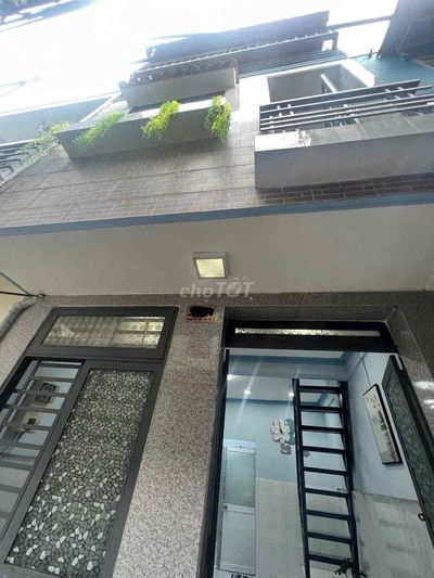 Bán nhà HXM Phạm Thế Hiển P.6 Q.8 17,6m2 giá 2,78 tỷ