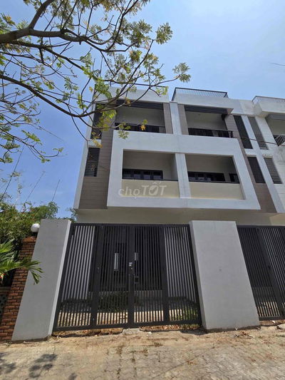 NHÀ PHỐ KDC LẬP PHÚC .GIÁ 8.5 TỶ.PHƯỚC KIỂN.NHÀ BÈ