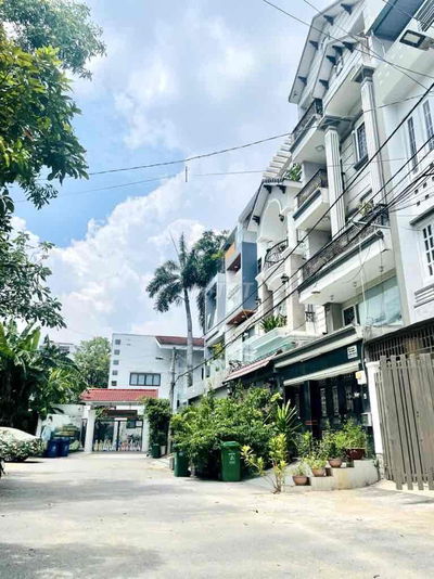 Bán nhà MT Hoàng Quốc Việt, Quận 7, 5m x 18m, 5 tầng, Giá nhienh 12 ti