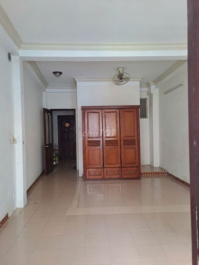CHO NỮ THUÊ PHÒNG