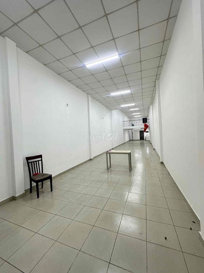 Cho thuê mb trệt lửng suốt 120m2 mặt tiền Phạm Văn Bạch Tân Bình