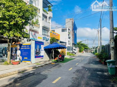 Cần Bán Gấp, Lô Đất Thiệt Đẹp KDC, 120m2, Đường 8m, Giá Tốt, Bao Sang Tên