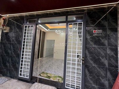 - Bán nhà HHG hẻm 467 . - DT : 5 x 13 ( nở hậu 6.8m ) .