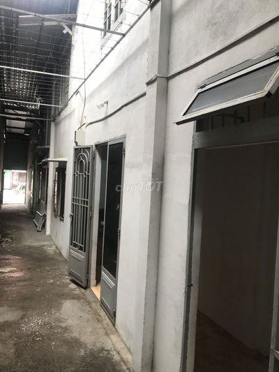 Cho thuê nhà nguên căn kinh doanh 145m2