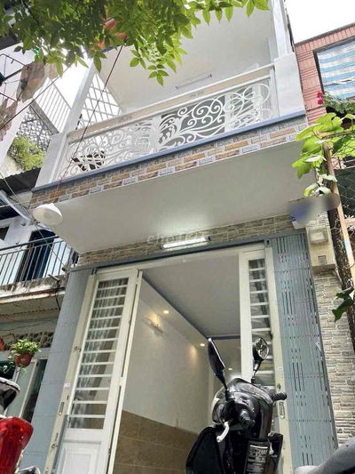 Nhà ở 2 tầng Âu Cơ (3x10) một sẹc P.10 Tân Bình