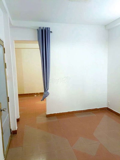 Căn hộ mini 2 phòng có cửa sổ thoáng mát có máy lạnh