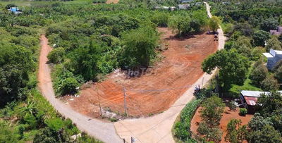Đất ngộp giá rẻ ven suối sát sân bay long thành