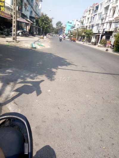 Bán lô đất MT kinh doanh sầm uất Tên Lửa nhỏ , DT:6.6x32m(nh 8.5m)