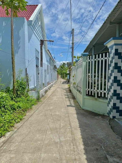 Đât đối diện quãng trường Mỹ Tho
