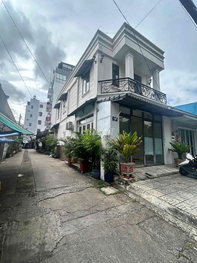 GÓC 2MT PHAN ĐÌNH PHÙNG 2 LẦU MỚI NHẬN NGAY