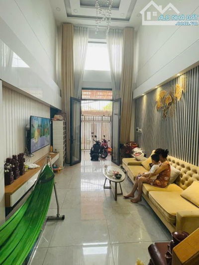 Chủ Ký Gửi Nhà Đẹp Đường Út Tịch, Tân Bình - Giá 4 Tỷ 6/ 62m2 - SHR - Hợp Đồng Thuê 12tr