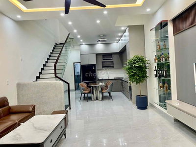 Siêu phẩm nhà 3 tầng siêu đẹp đường - Nam Hoà Xuân, Ngũ hành Sơn, đà n