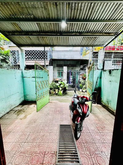 BÁN NHÀ SHR TONE XANH HƠI XẤU DT 72M2 KẸT TIỀN NÊN ĐỂ GIÁ 740 TRIỆU✅