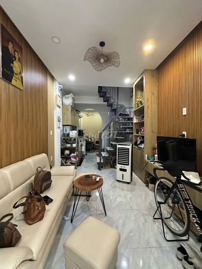 Nhà 3 tầng, ô tô đỗ cửa Lạc Long Quân, P.8, Tân Bình.