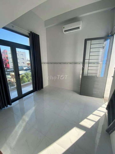 Tìm bạn nữ ở ghép