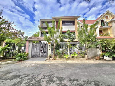 HIẾM - Biệt thự view sông 12x20 3 tầng cực đẹp Tân Quy Đông Quận 7