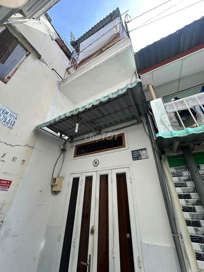 bán nhanh nhà hẻm 3m p16. trệt lửng lầu