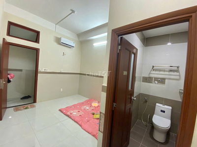 Studio sẵn máy lạnh, thang máy ngay cầu Tham Lương chỉ 2tr6