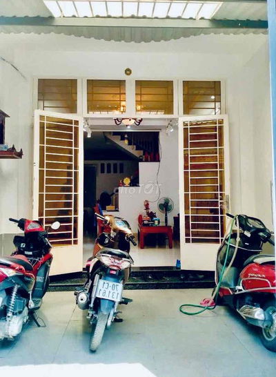 NHÀ RỘNG 3,8x 14m, SÂN XE 1 TRỆT, 1 LẦU SÂN THƯỢNG ở và Lv OK