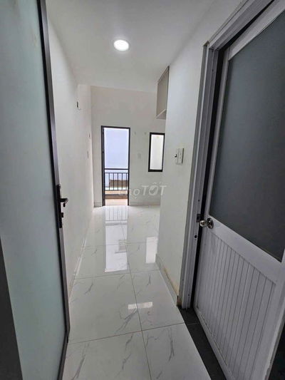 Phòng Mới. Ban Công - Full Nội Thấot. Gác Cao. Ngã 4 Ng Oanh-P.Văn Trị
