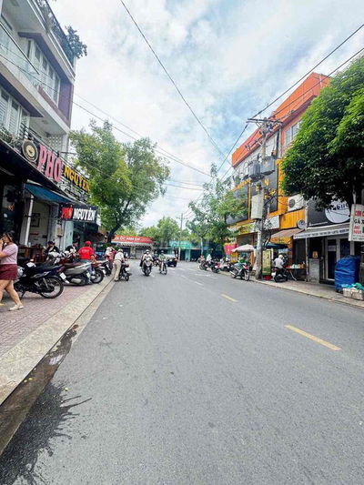 Bán nhà hẻm 303/ Tân Sơn Nhì 4x17m 2 lầu sân thượng đầy đủ tiện nghi!