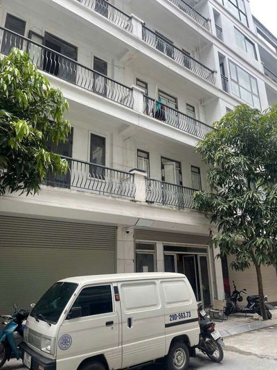 LIỀN KỀ ĐẸP NHẤT KHU  – PHÂN LÔ Ô TÔ TRÁNH -VÀO NHÀ -  KINH DOANH