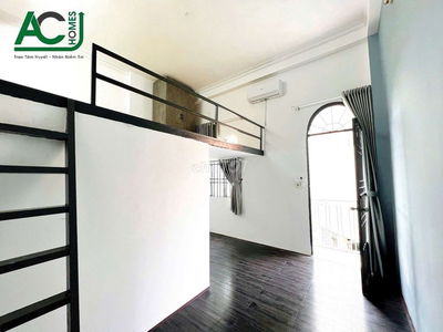 Khu sân bay 2PN (1PN riêng + 1PN gác lửng) đầy đủ tiện nghi có balcony