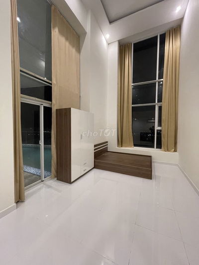 Cho thuê phòng cạnh hồ bơi trong PENHOUSE (sau lưng ĐH UEH, ĐH VHU)