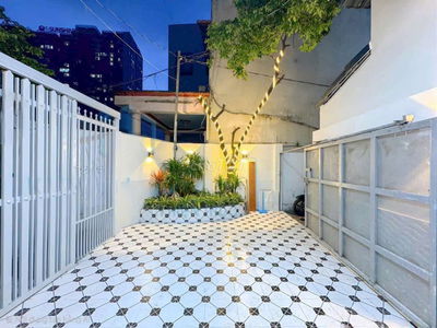 Nhà 3,7x22m 2 tầng Quận 7 giá 5.8 tỷ cách trung tâm quận 1 5 phút