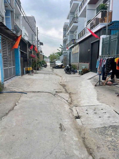 Bán nhà Thạnh xuân Quận 12 3 phòng ngủ đường thông 6m