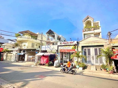 Bán đất tặng nhà C4, Mặt tiền kinh doanh, đường Hô Văn Tư, Thủ Đức