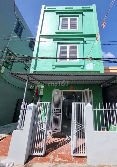 Nhà lô góc chân Cầu Rào, ô tô vào nhà