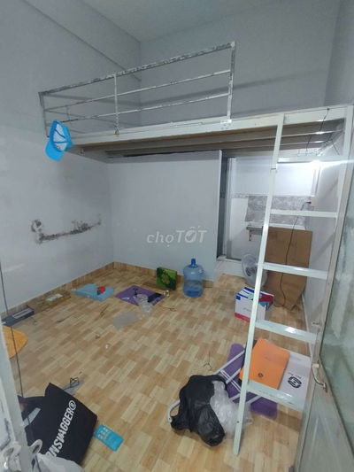Phòng máy lạnh có gác giá rẻ. Khu Cao lỗ. Phường 4. Quận 8