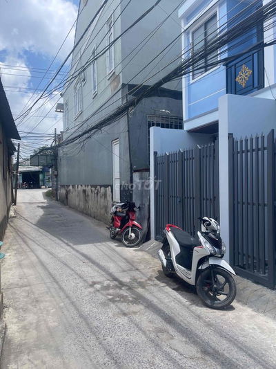 Chú đang kẹt cần bán gấp căn nhà như hình siêu đẹp full đất thổ cư 100