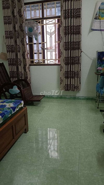 Cần bán nhà mặt tiền đường phước bình quận 9
